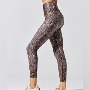 NWT- Carbon38 Printed Leggings in True Snake 🐍